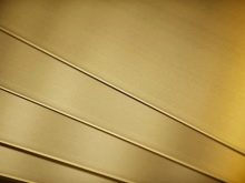 Томпак: склад сплаву, що імітує золото. Що це за метал? Щільність і колір матеріалу. Що він виділяє при нагріванні?