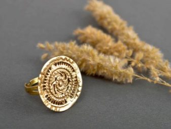 Томпак: склад сплаву, що імітує золото. Що це за метал? Щільність і колір матеріалу. Що він виділяє при нагріванні?