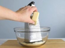 Томпак: склад сплаву, що імітує золото. Що це за метал? Щільність і колір матеріалу. Що він виділяє при нагріванні?