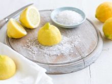 Томпак: склад сплаву, що імітує золото. Що це за метал? Щільність і колір матеріалу. Що він виділяє при нагріванні?