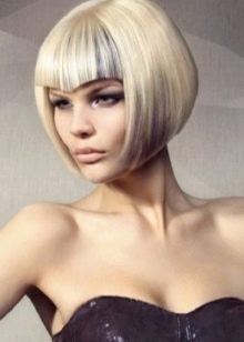 Трикутна чубчик (32 фото): особливості чубчика трикутником. Кому йде чубчик кутом?