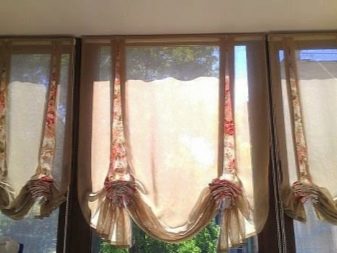 Тюль на балкон (46 фото): легкі штори в інтер’єрі лоджії. Як їх гарно повісити?