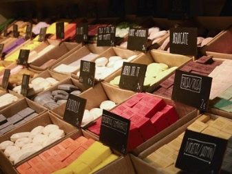 Упаковка для мила ручної роботи (17 фото): варіанти створення упаковки своїми руками. Як красиво упакувати мило в папір?