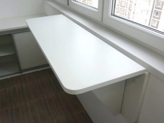 Відкидні столики на балкон: особливості складних масажних столів. Як підібрати настінний розкладний балконний столик для лоджії?