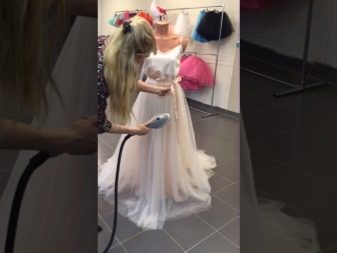 Відпарювання весільного плаття: як відпарити відпарювачем або праскою сукню з фатіну в домашніх умовах?