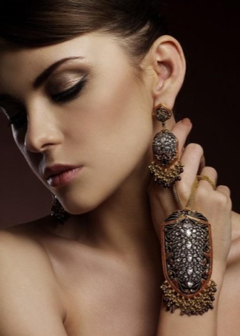 Вінтажні сережки (56 фото): старовинні сережки в стилі вінтаж