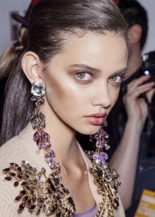 Вінтажні сережки (56 фото): старовинні сережки в стилі вінтаж