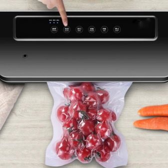 Вакуумні пакети для продуктів: упаковка харчових продуктів у домашніх умовах. Скільки зберігається їжа у вакуумі? Пакети з насосом або клапаном