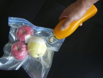 Вакуумні пакети для продуктів: упаковка харчових продуктів у домашніх умовах. Скільки зберігається їжа у вакуумі? Пакети з насосом або клапаном