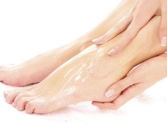 Ванночка для ніг з содою (26 фото): мильно-содові ванни, варіанти з сіллю, перекисом водню і оцтом, відгуки