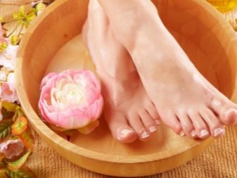 Ванночка для ніг з содою (26 фото): мильно-содові ванни, варіанти з сіллю, перекисом водню і оцтом, відгуки