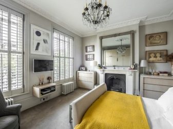 Варіанти розміщення телевізора в спальні (37 фото): на якій висоті від підлоги вішати телевізор на стіні? Приклади установки телевізора і варіанти дизайну