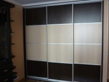 Вбудований шафу (108 фото): ідеї дизайну вбудованих конструкцій, кутові та розпашні моделі для маленького коридору, наповнення всередині, вузькі і господарські шафи