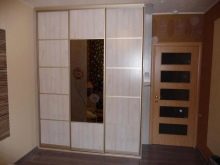 Вбудований шафу (108 фото): ідеї дизайну вбудованих конструкцій, кутові та розпашні моделі для маленького коридору, наповнення всередині, вузькі і господарські шафи