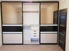 Вбудований шафу (108 фото): ідеї дизайну вбудованих конструкцій, кутові та розпашні моделі для маленького коридору, наповнення всередині, вузькі і господарські шафи