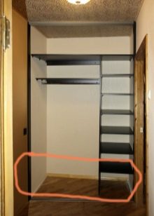 Вбудований шафу (108 фото): ідеї дизайну вбудованих конструкцій, кутові та розпашні моделі для маленького коридору, наповнення всередині, вузькі і господарські шафи