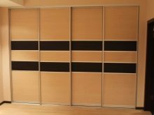 Вбудований шафу (108 фото): ідеї дизайну вбудованих конструкцій, кутові та розпашні моделі для маленького коридору, наповнення всередині, вузькі і господарські шафи