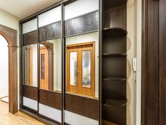 Вбудований шафу (108 фото): ідеї дизайну вбудованих конструкцій, кутові та розпашні моделі для маленького коридору, наповнення всередині, вузькі і господарські шафи