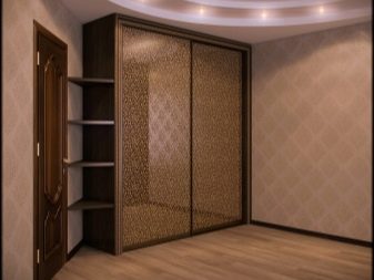 Вбудований шафу (108 фото): ідеї дизайну вбудованих конструкцій, кутові та розпашні моделі для маленького коридору, наповнення всередині, вузькі і господарські шафи
