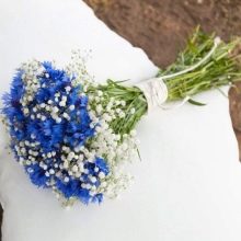 Весільний букет з польових квітів (45 фото): обираємо букет для нареченої з дельфініума