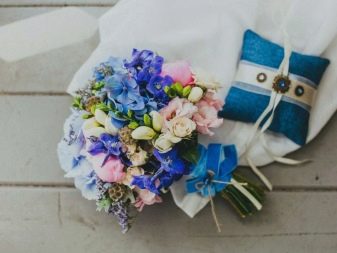 Весільний букет з польових квітів (45 фото): обираємо букет для нареченої з дельфініума