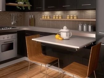 Висувний стіл на кухні (36 фото): кухонний гарнітур з висувним столом на коліщатках для маленької кухні, інші варіанти