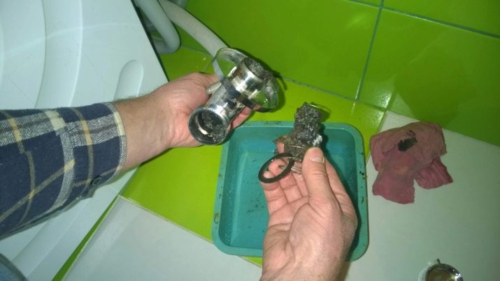 Як почистити фільтр в пральній машині? 19 фото Правильно чистимо зливний фільтр в машинці