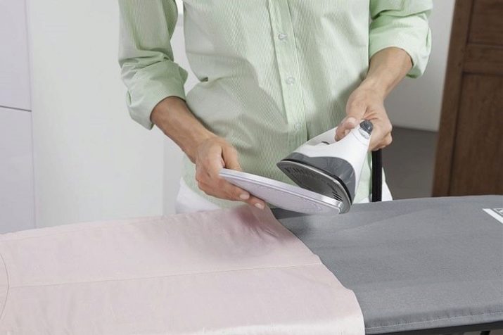 Як почистити праску з тефлоновим покриттям від пригорілої тканини? 15 фото Ніж у домашніх умовах відчистити підошву приладу від нагару