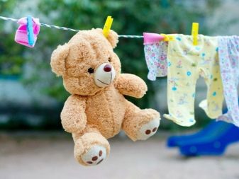 Як прати вручну? 24 фото Як правильно випрати сорочку та інші речі руками, як відіпрати светр, нижня білизна і плед в домашніх умовах