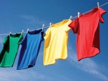 Як прати вручну? 24 фото Як правильно випрати сорочку та інші речі руками, як відіпрати светр, нижня білизна і плед в домашніх умовах