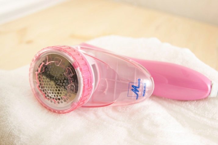 Як прибрати кошлатання з одягу і білизни? 34 фото Як позбутися від них в домашніх умовах? Видалити катишки з футболки, сукні і пальто?