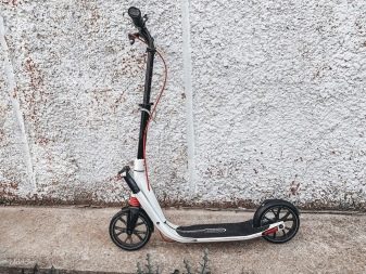 Як скласти самокат? Як зібрати складаний самокат? Як розкласти самокат легкий і з великими колесами?