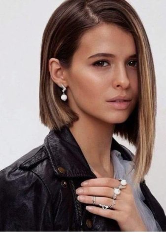 Як укладати асиметричну стрижку дома? 37 фото Красиві укладання коротких стрижок з асиметрією, вечірні та новорічні зачіски