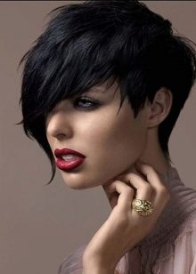 Як укладати асиметричну стрижку дома? 37 фото Красиві укладання коротких стрижок з асиметрією, вечірні та новорічні зачіски