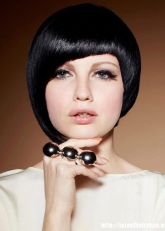 Як укладати асиметричну стрижку дома? 37 фото Красиві укладання коротких стрижок з асиметрією, вечірні та новорічні зачіски