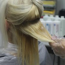 Як укласти волосся без фену та праски? Як укладати середні і короткі волосся? Як зробити укладку будинку на кучеряве волосся різної довжини?