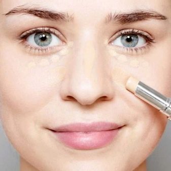 Як замаскувати синці під очима за допомогою косметики? Чим замазують чорні кола? Кращі косметичні засоби від темних плям