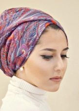 Як зав’язати чалму на голові з шарфа? Як красиво зробити жіночий тюрбан своїми руками? Як пов’язати шарф чоловікові?