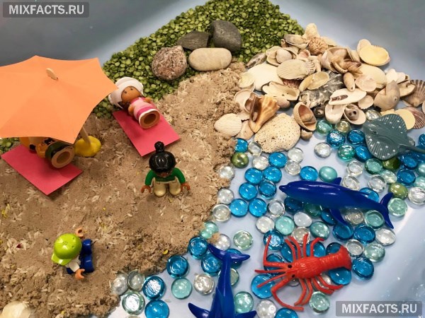Як зробити сенсорну коробку для дітей своїми руками?