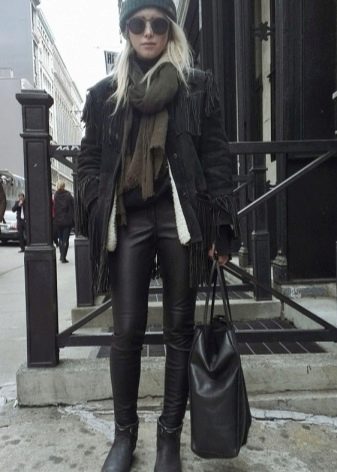 З чим носити жіночі козаки? 68 фото З чим поєднувати короткі брунатні, руді, чорні чоботи інших квітів восени і навесні?