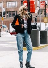 З чим носити жіночі козаки? 68 фото З чим поєднувати короткі брунатні, руді, чорні чоботи інших квітів восени і навесні?