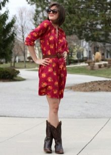 З чим носити жіночі козаки? 68 фото З чим поєднувати короткі брунатні, руді, чорні чоботи інших квітів восени і навесні?