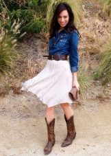 З чим носити жіночі козаки? 68 фото З чим поєднувати короткі брунатні, руді, чорні чоботи інших квітів восени і навесні?