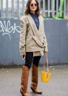 З чим носити жіночі козаки? 68 фото З чим поєднувати короткі брунатні, руді, чорні чоботи інших квітів восени і навесні?