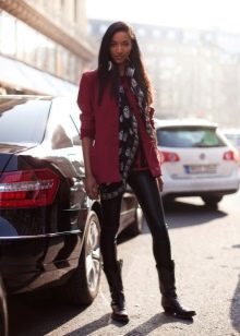 З чим носити жіночі козаки? 68 фото З чим поєднувати короткі брунатні, руді, чорні чоботи інших квітів восени і навесні?