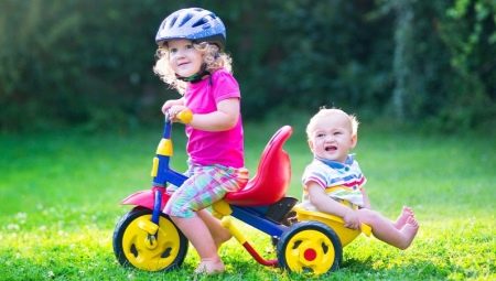 Зі скількох років можна їздити на велосипеді? З якого віку дітям можна кататися на електровелосипеді та інших видах?