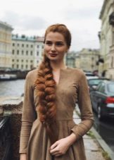 Зачіски на дуже довге волосся (25 фото): схеми легких і швидких укладок. Як зробити красиву зачіску своїми руками?
