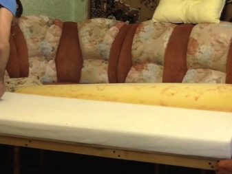 Заміна пружинного блоку в дивані: як поміняти пружини на поролон або фанеру на будинку своїми руками?