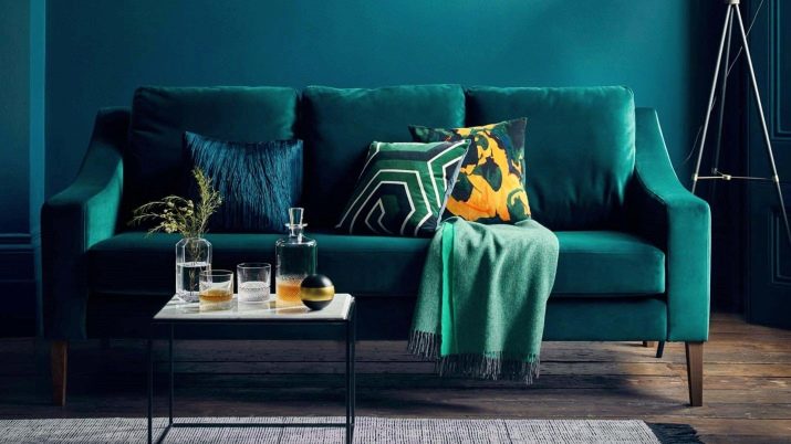 Зелені дивани (61 фото): смарагдові і темно-зелені моделі в інтер’єрі, кутові дивани і дивани-ліжка зеленого кольору з велюру та інших матеріалів