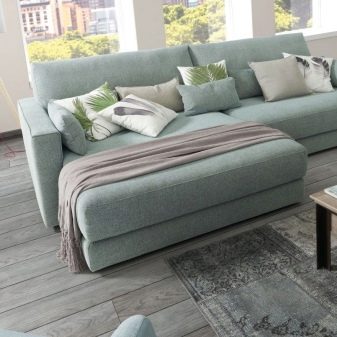 Зелені дивани (61 фото): смарагдові і темно-зелені моделі в інтер’єрі, кутові дивани і дивани-ліжка зеленого кольору з велюру та інших матеріалів